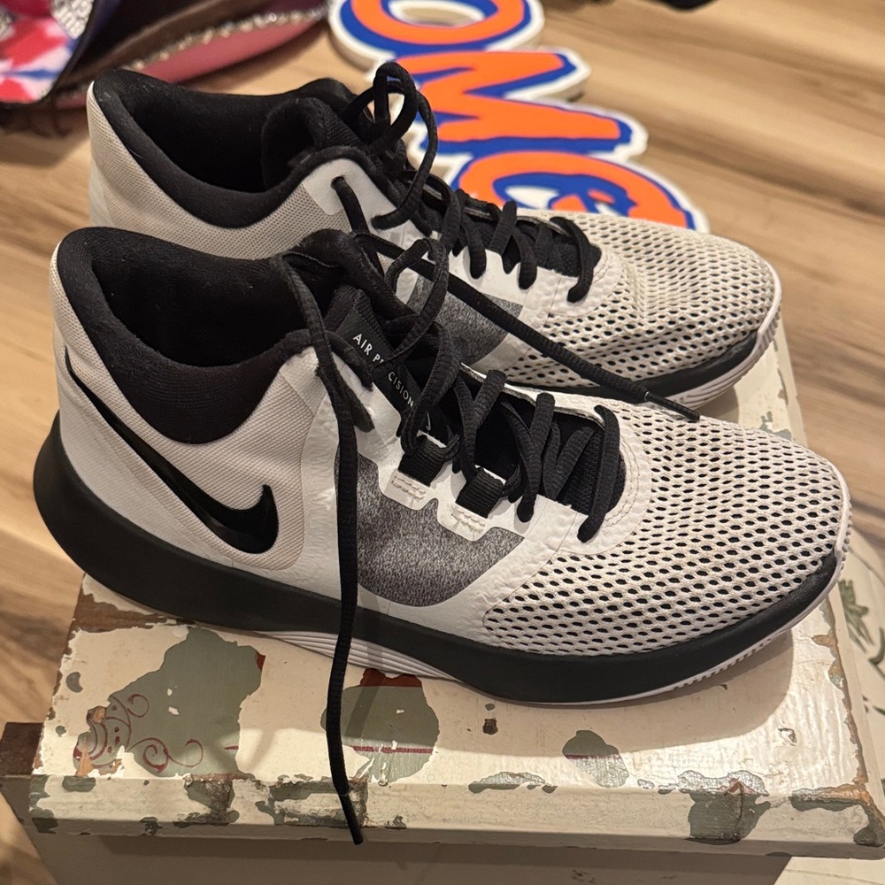 Nike Air Black and White Athletic Shoe